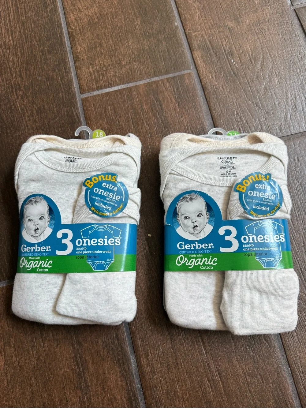 Gerber Organic Cream Baby Onesies - 2 packs of 4